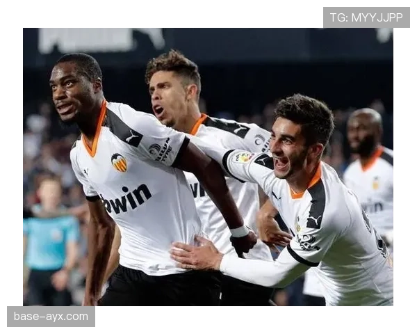 瓦伦西亚边路闪电突袭惊艳全场，球队强势表现再创佳绩引关注