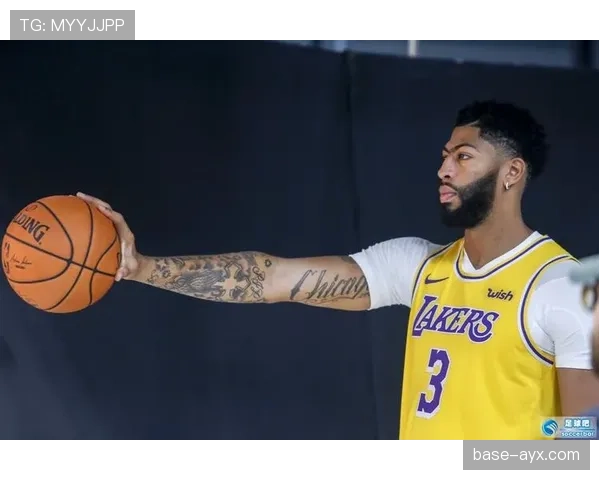 戴维斯防守数据深度解析：揭秘其跻身联盟顶级防守者的关键因素