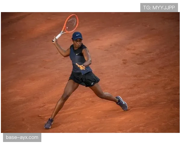 沙勒罗瓦新赛季表现稳健，展现强劲实力备受关注