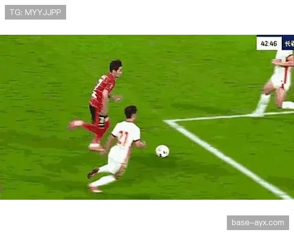 点球双重触球判罚，裁判到底该怎么判最合理？